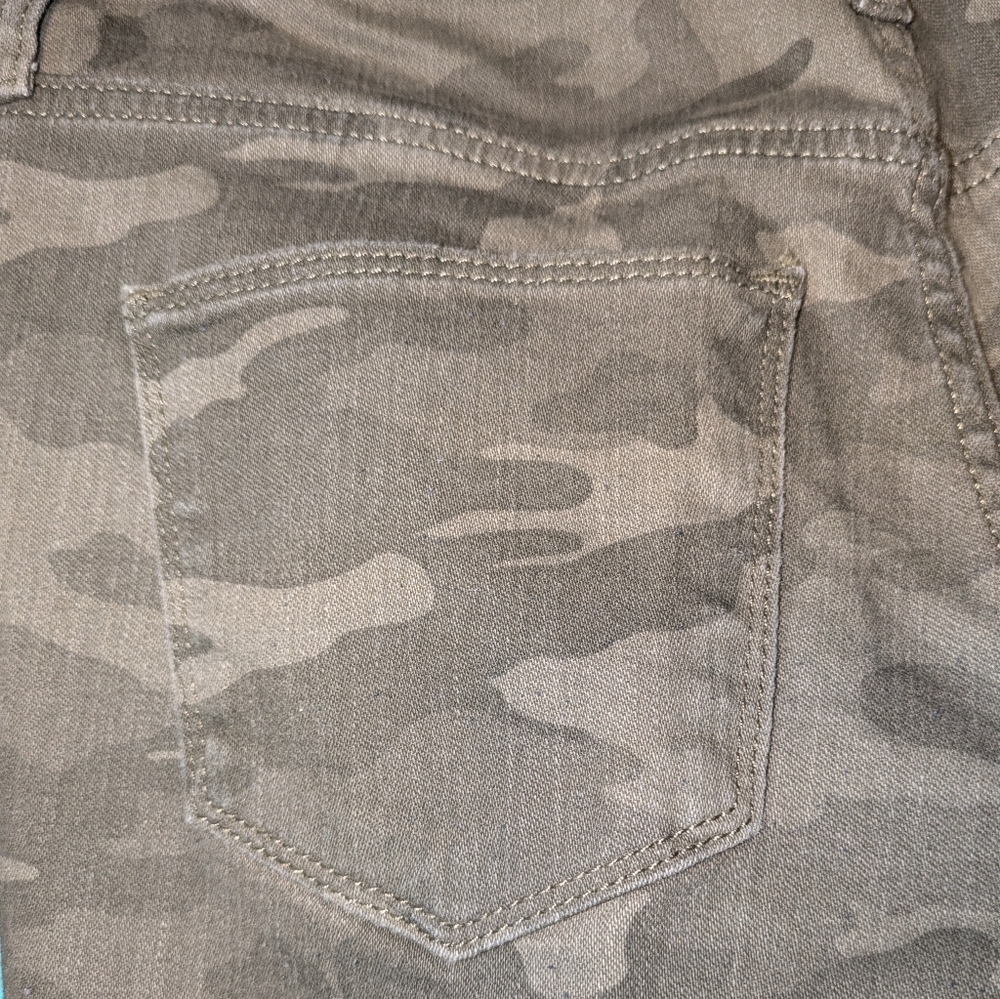 Universal Thread Women's Skinny Jeans - Camouflage - Picture 4 of 6